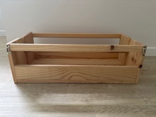 Estanterías de pino estilo Montessori