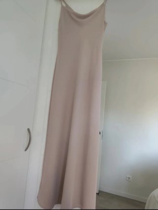 Vestido largo beige para evento, boda, comunión