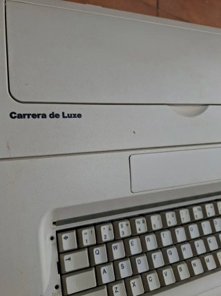 Máquina de escribir Olympia Carrera de Luxe