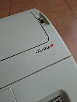 Máquina de escribir Olympia Carrera de Luxe
