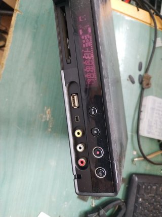 Reproductor DVD LG Super Multi Tiene mando y HDD