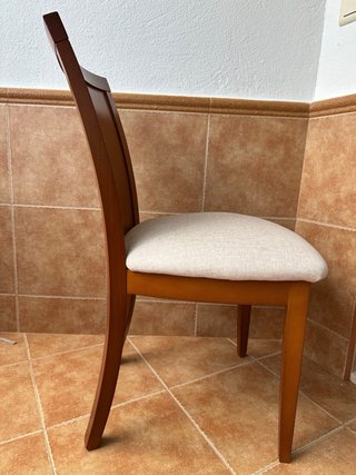 Pack de 4 Sillas de madera con asiento tapizado