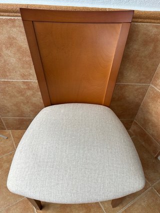 Pack de 4 Sillas de madera con asiento tapizado