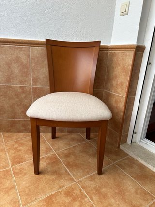 Pack de 4 Sillas de madera con asiento tapizado