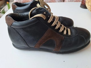 Botas Camper Piel Marrón oscuro  detalle en marron