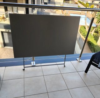 Mesa plegables exterior. Regalo las 4 sillas.