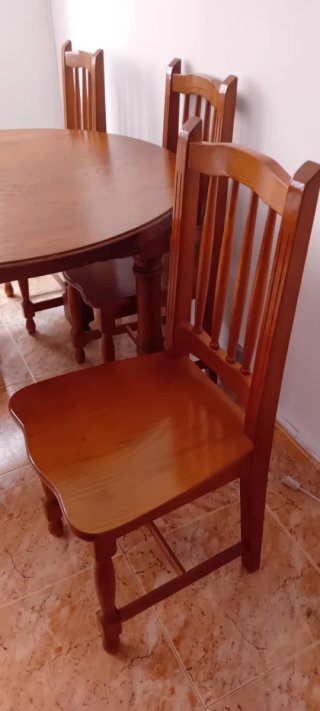Mesa comedor + 4 sillas madera maciza