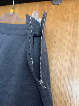 Pantalón gris Stradivarius talla XL