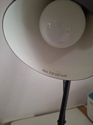 Lámpara de escritorio Ikea negra
