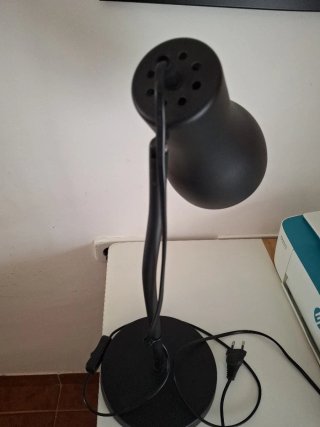Lámpara de escritorio Ikea negra