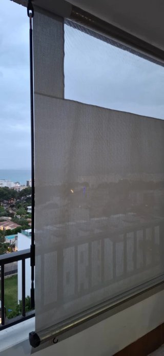 Toldo gris y transparente