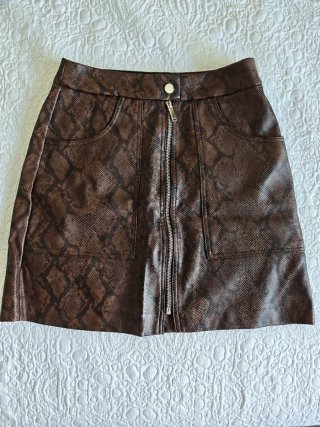 Minifalda efecto piel serpiente