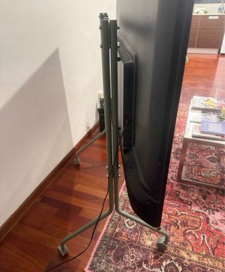 Soporte Pedestal TV con Ruedas