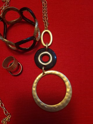Conjunto collar, pulsera y anillos