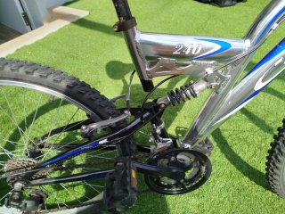 Bicicleta de montaña 240