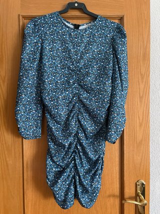 Vestido corto floral azul manga larga