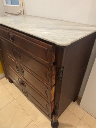 Cajonera de madera con tapa de mármol