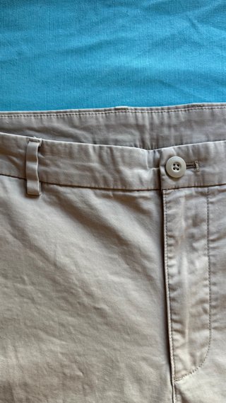 Pantalón chino beige