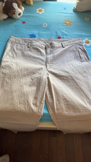 Pantalón chino beige