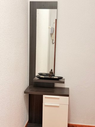 Mueble recibidor con espejo y cajones
