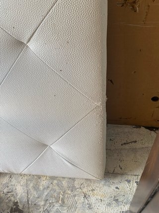 Cabecero de cama capitoné blanco