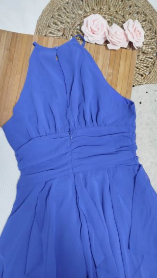 Vestido azul halter con volantes