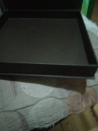 Caja con cierre magnético