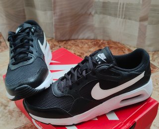 Zapatillas Nike Air Max Negras y Blancas unisex