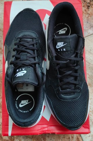 Zapatillas Nike Air Max Negras y Blancas unisex