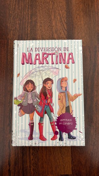 Un desastre de cumpleaños, y los demás de la foto.