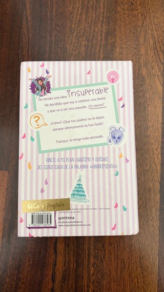 Un desastre de cumpleaños, y los demás de la foto.