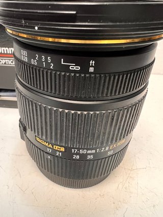 Sigma 17-50mm F2.8 EX DC OS