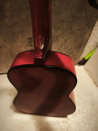 Guitarra Clásica Roja y Madera