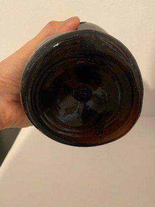 Bottiglia antica marrone con sigillo