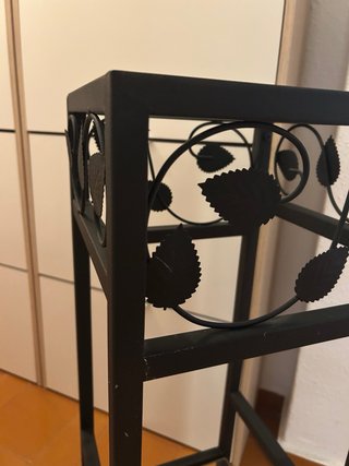 Mesa auxiliar hierro 2 estantes cristal