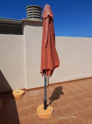 Sombrillas de terraza beige y gris