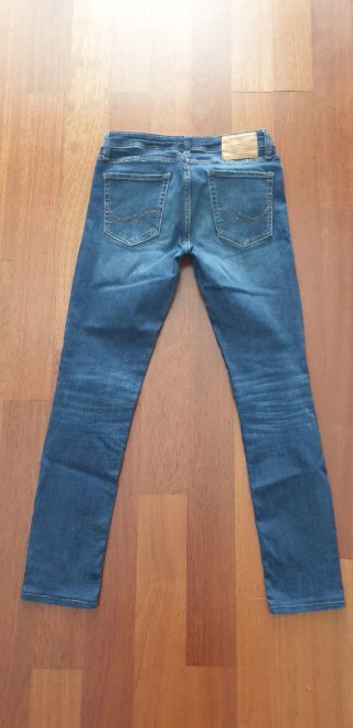 Lote 2 Vaqueros Levi's y Jack & Jones Talla 29/30