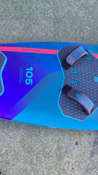 Tabla Windsurf Duotone Free Wave 105