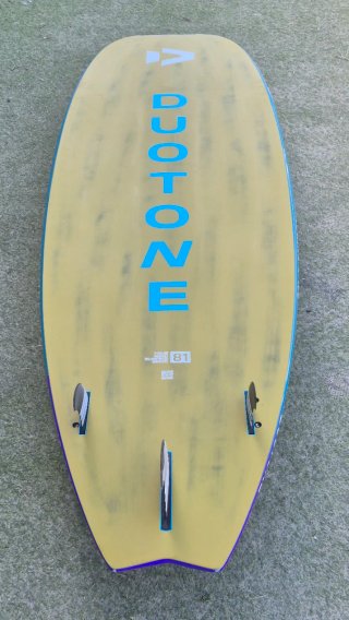 Tabla Windsurf Duotone Free Wave 105