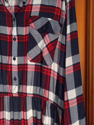 Vestido de cuadros azul y rojo