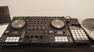 Soporte Traktor S4