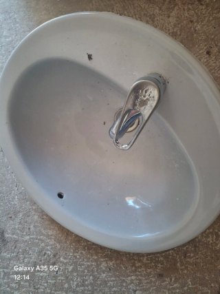 Lavabi in ceramica e metallo