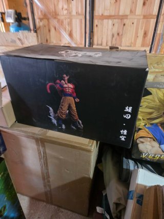 Estatua Goku SSJ4 Resina Dragon Ball GT Limitada