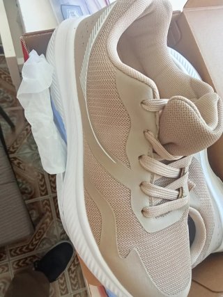 Deportivas beige y blancas mujer