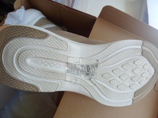 Deportivas beige y blancas mujer