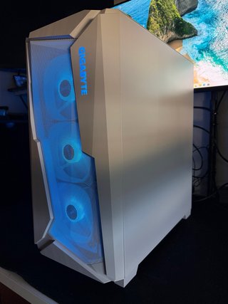 PC Gaming Ryzen 7 + RX 9070 XT 16GB
