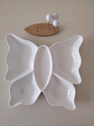 Antipastiera in porcellana a forma di farfalla
