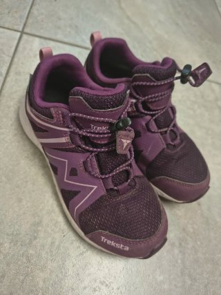 Zapatillas niña Treksta moradas talla 34