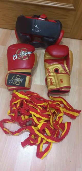 Conjunto Boxeo: Guantes, Protector y Vendas