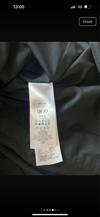 Abito nero con cintura